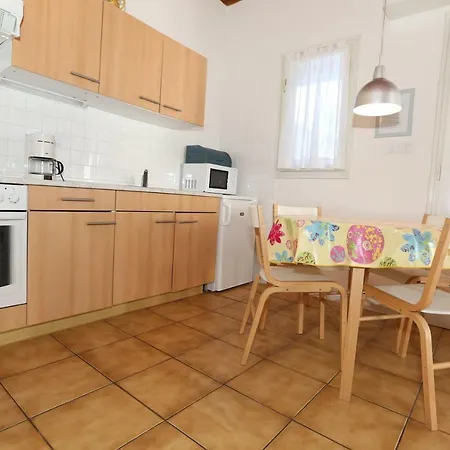 Alan With Terrace Apartment