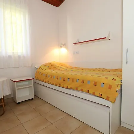 Apartment Alan With Terrace Baska (Krk)